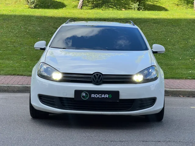 Volkswagen Jetta - фото 1