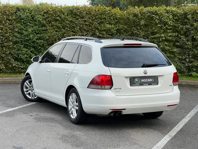 Volkswagen Jetta - фото 3