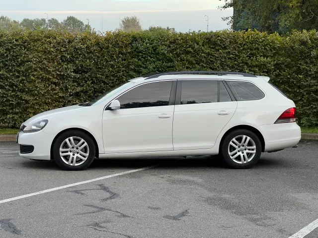 Volkswagen Jetta - фото 2