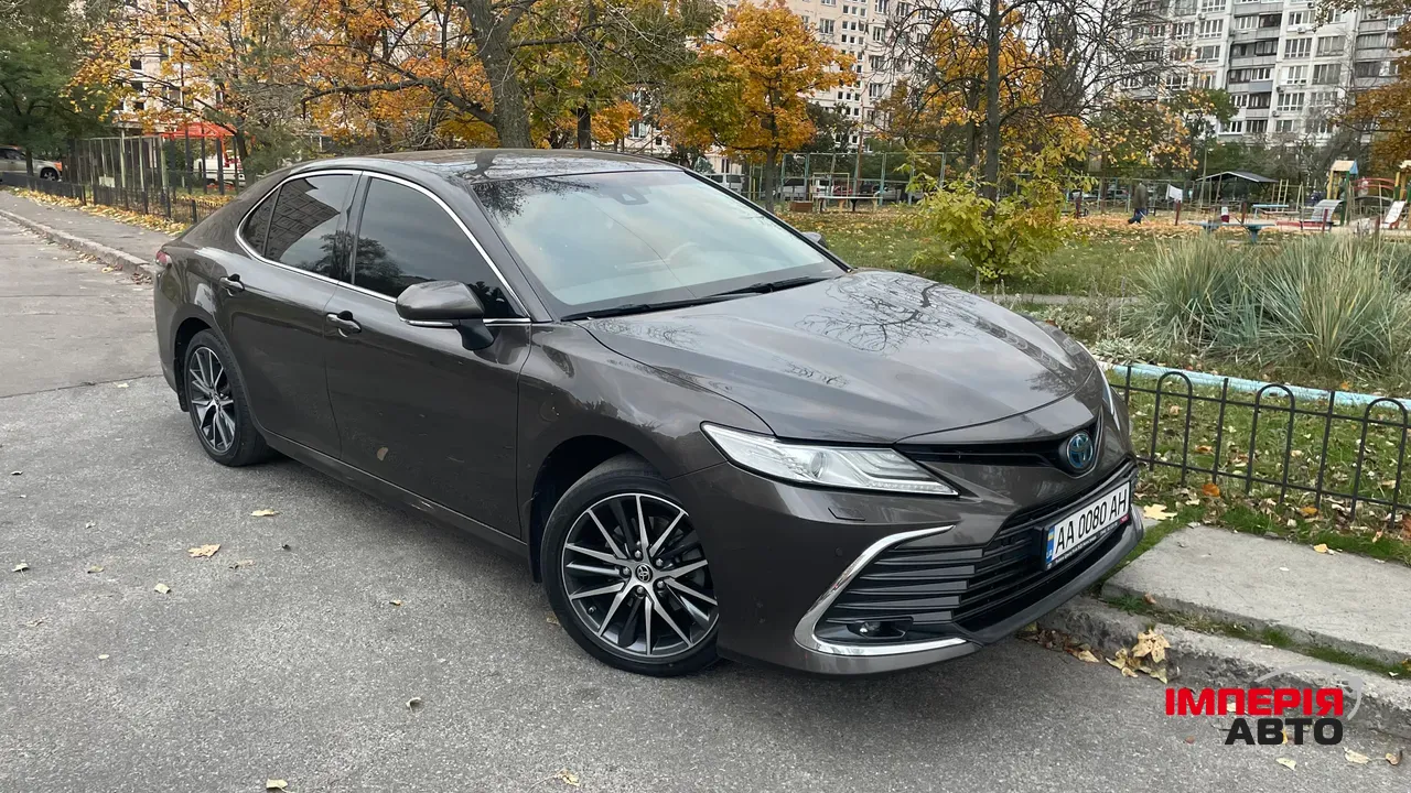 Toyota Camry - фото 4