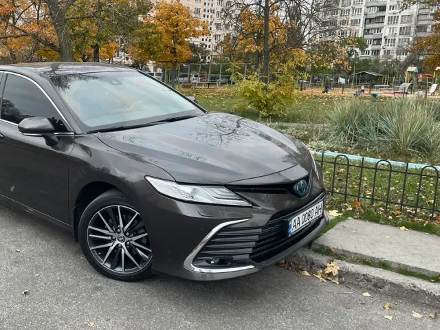 Toyota Camry - фото 4