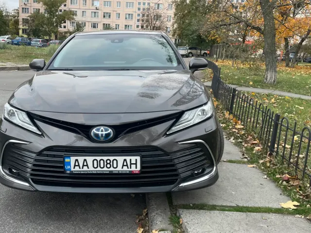 Toyota Camry - фото 3