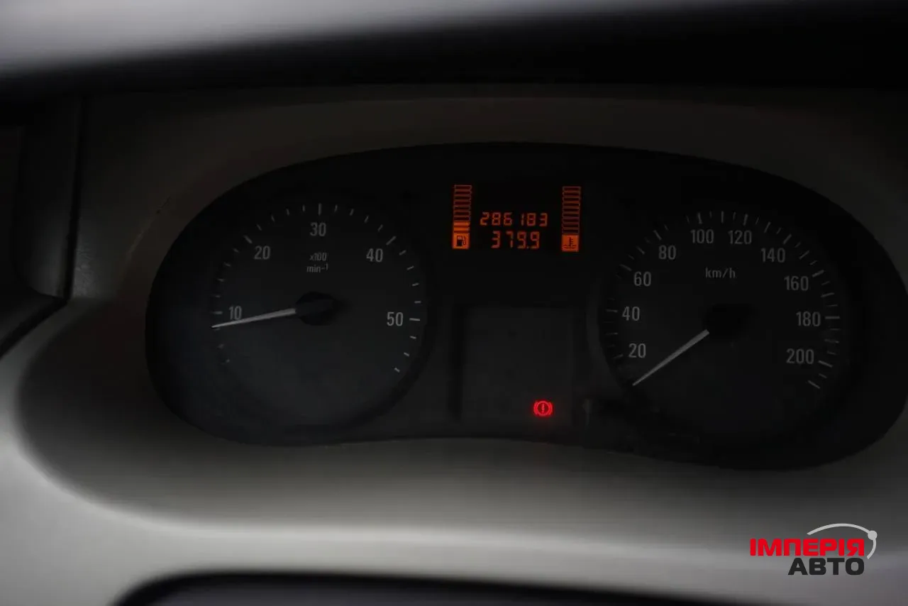 Opel Vivaro - фото 12