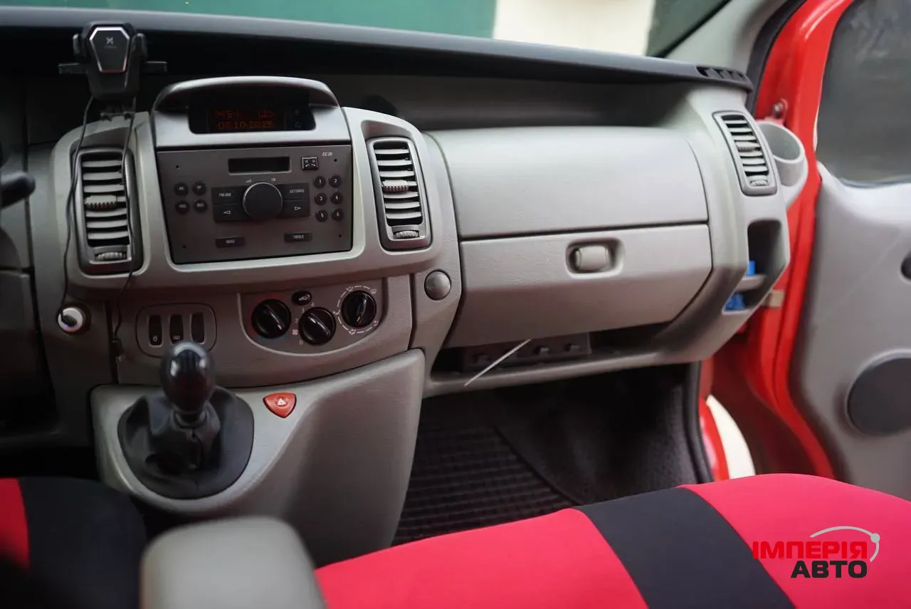 Opel Vivaro - фото 8