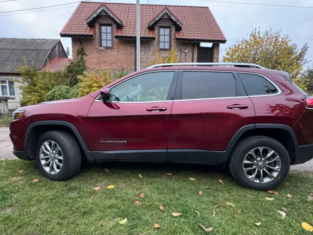 Jeep Cherokee - фото 2
