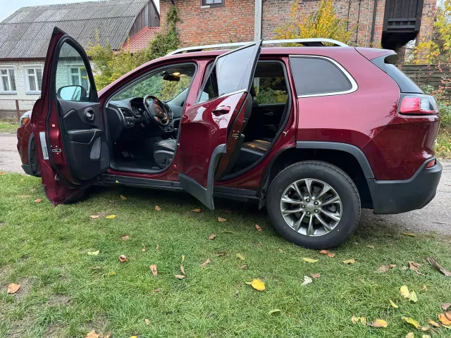 Jeep Cherokee - фото 5