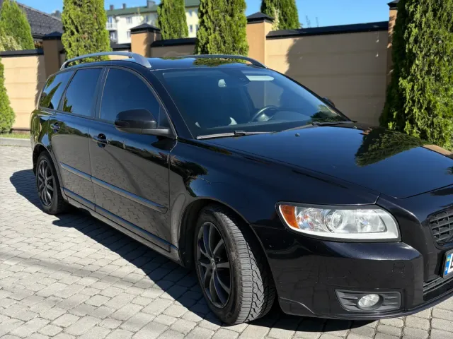 Volvo V50 - фото 3