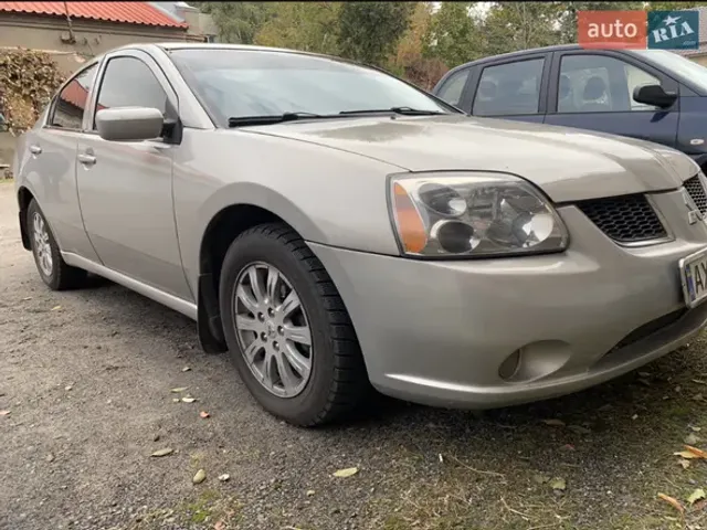 Mitsubishi Galant - фото 3