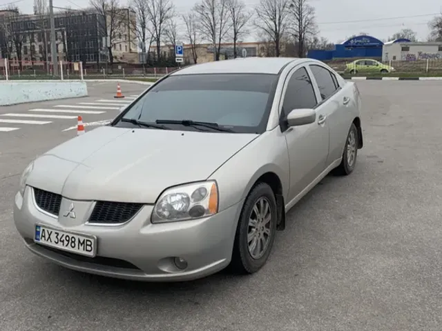 Mitsubishi Galant - фото 1