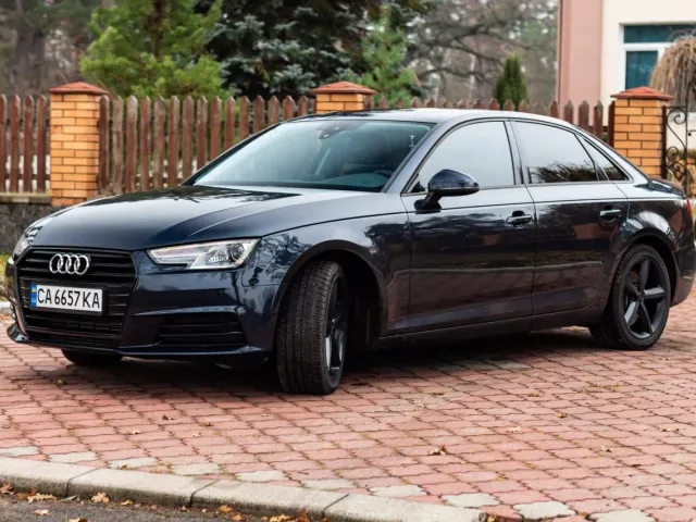 Audi A4 - фото 2