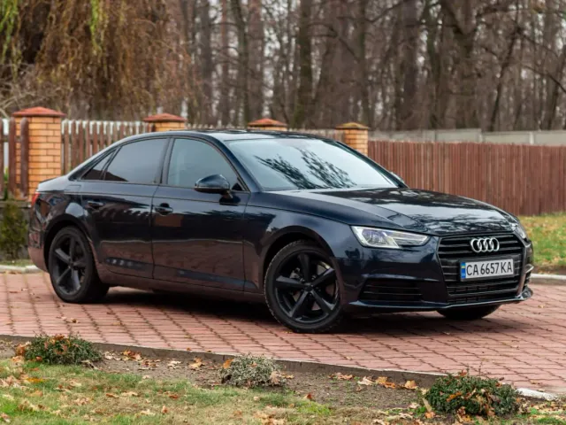 Audi A4 - фото 1