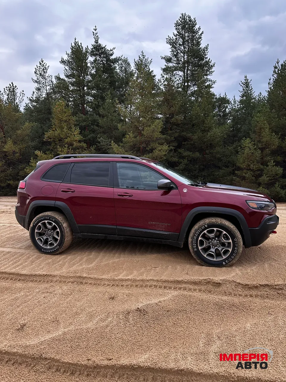 Jeep Cherokee - фото 7