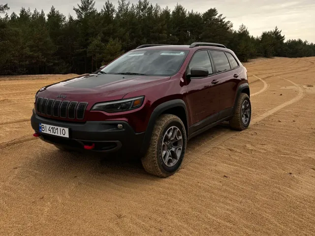 Jeep Cherokee - фото 1