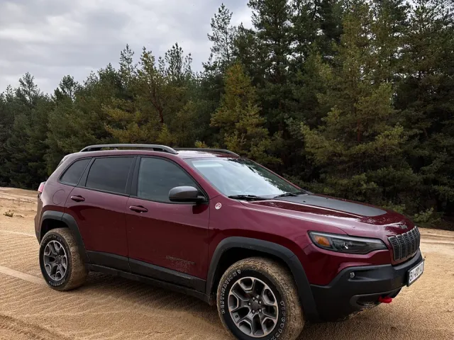 Jeep Cherokee - фото 5