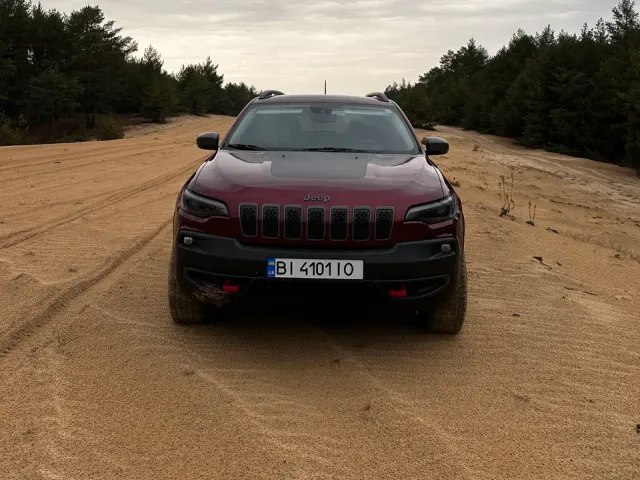 Jeep Cherokee - фото 4