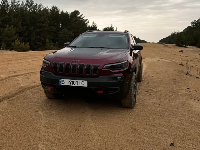 Jeep Cherokee - фото 2