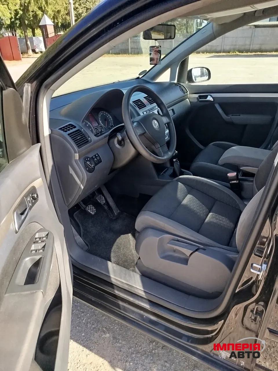 Volkswagen Touran - фото 10