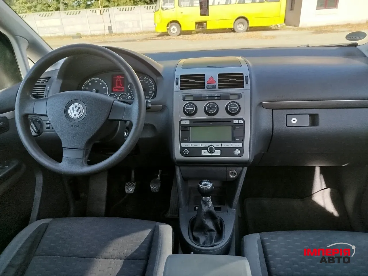 Volkswagen Touran - фото 7