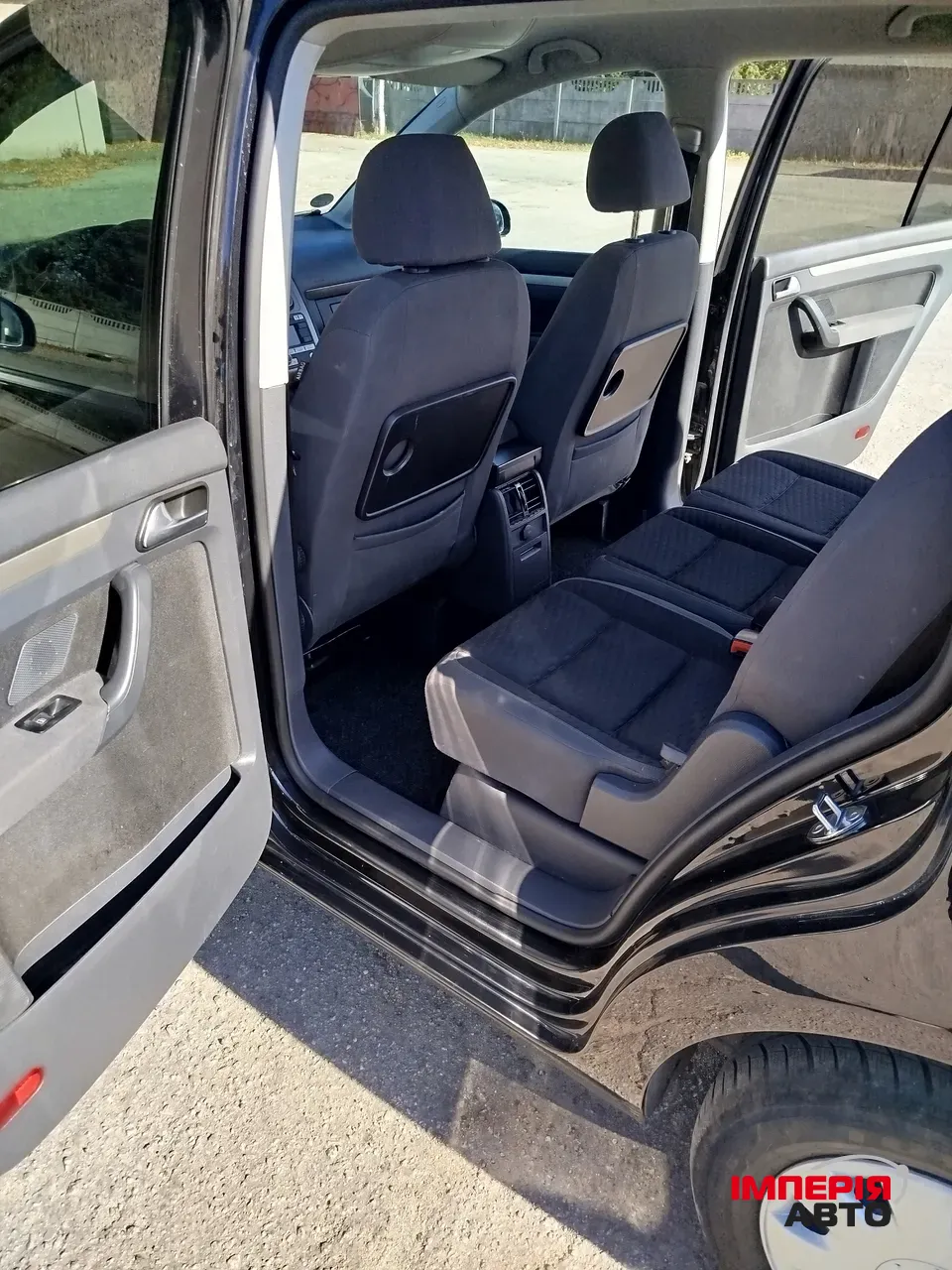 Volkswagen Touran - фото 8