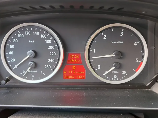 BMW 5 серії - фото 5