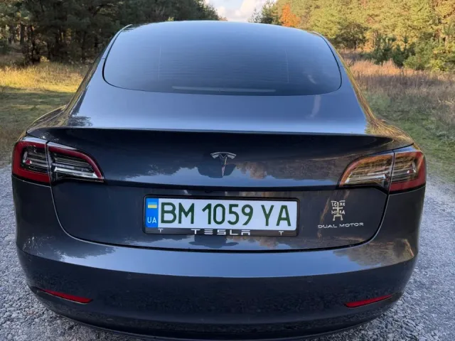 Tesla Model 3 - фото 4