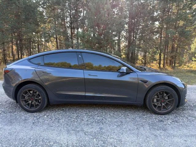 Tesla Model 3 - фото 3