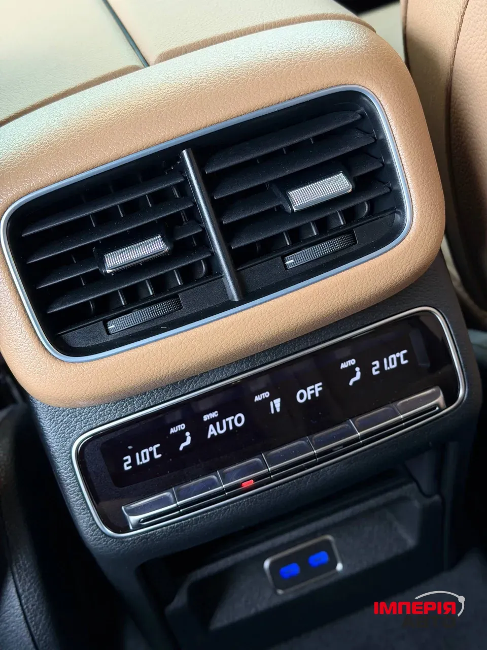 Mercedes-Benz GLS - фото 7