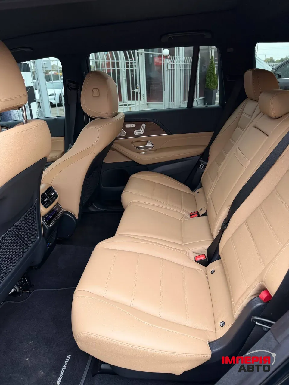 Mercedes-Benz GLS - фото 8