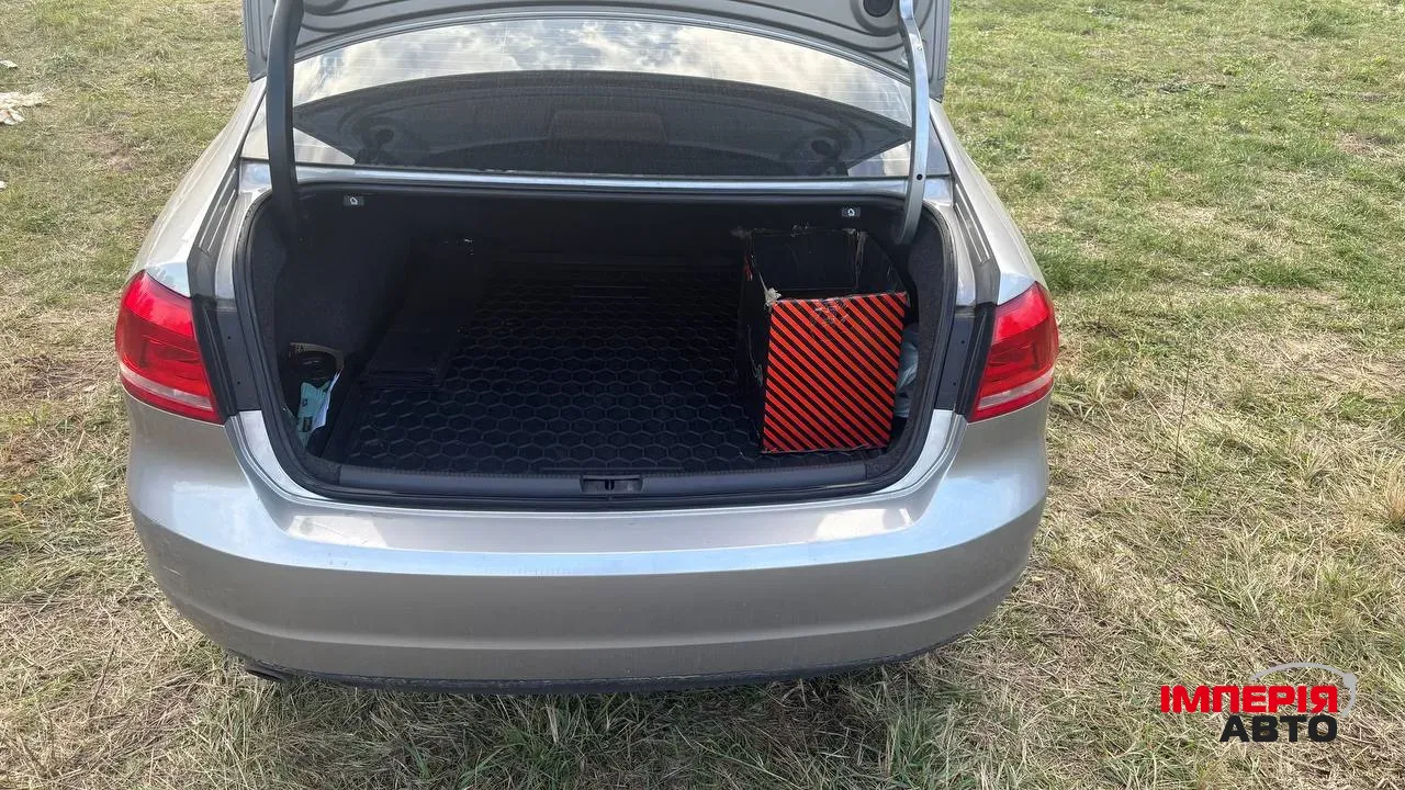 Volkswagen Passat - фото 6