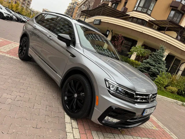 Volkswagen Tiguan - фото 1