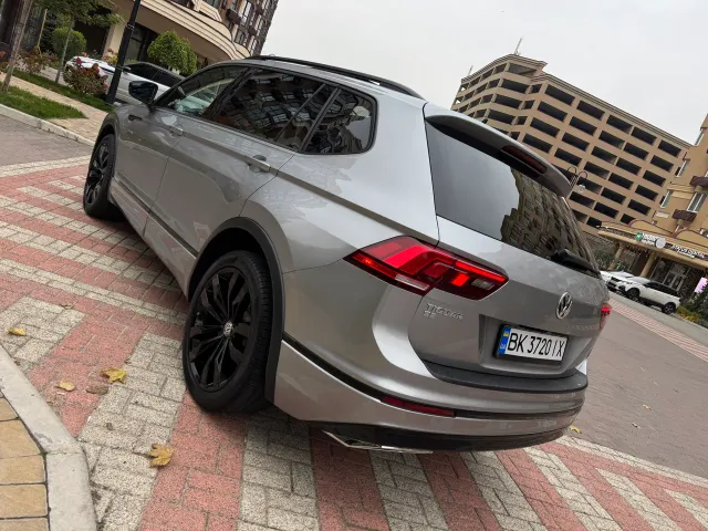 Volkswagen Tiguan - фото 5