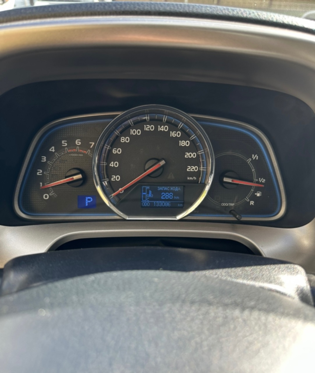 Toyota RAV4 - фото 2