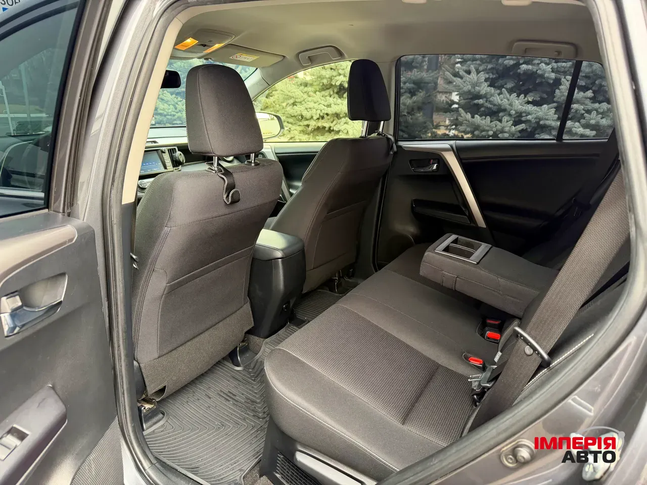 Toyota RAV4 - фото 14