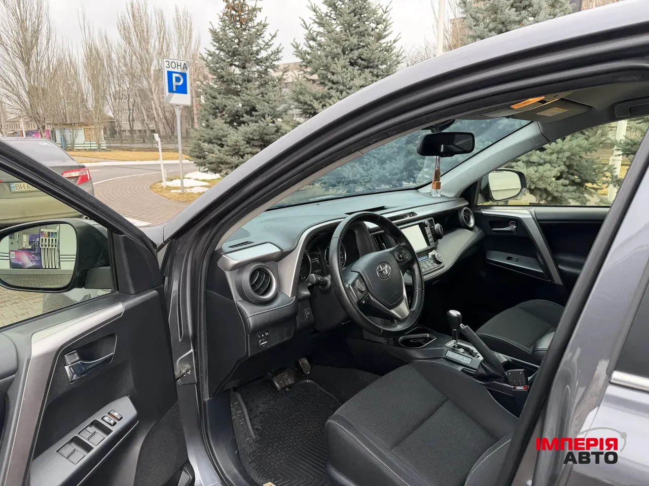 Toyota RAV4 - фото 13