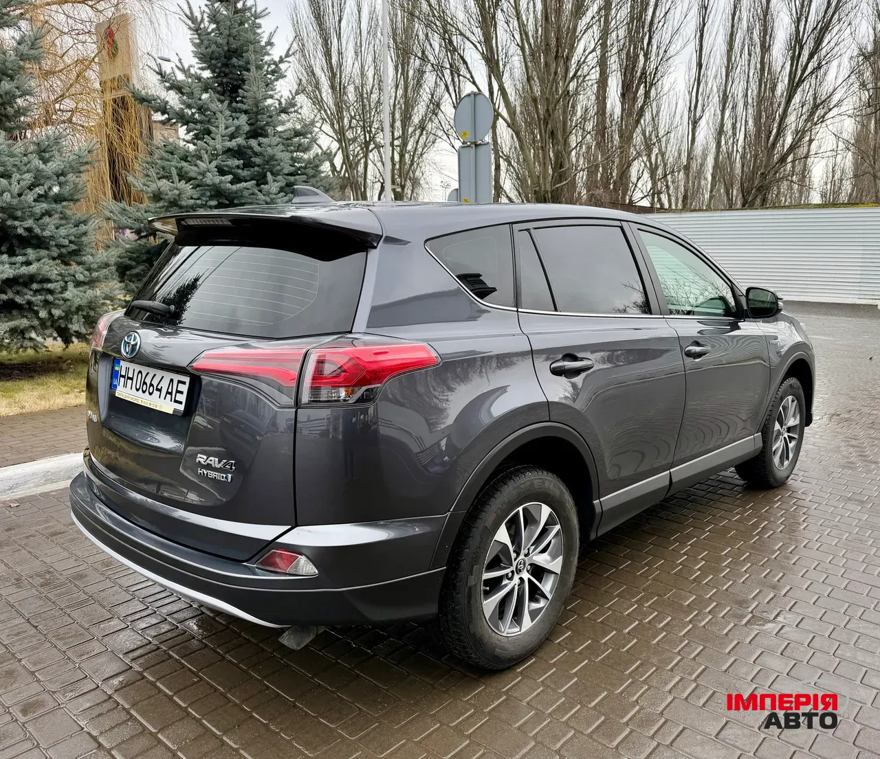 Toyota RAV4 - фото 8