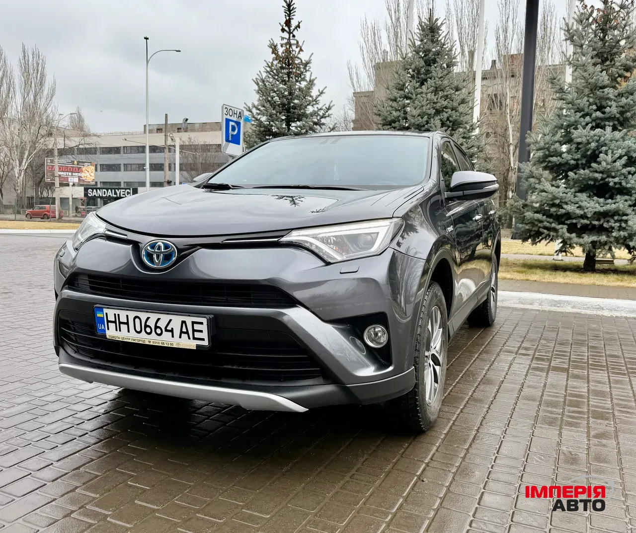 Toyota RAV4 - фото 3