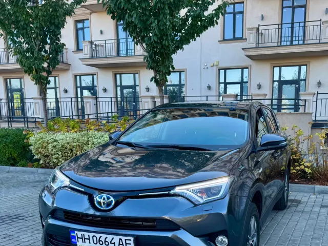 Toyota RAV4 - фото 3