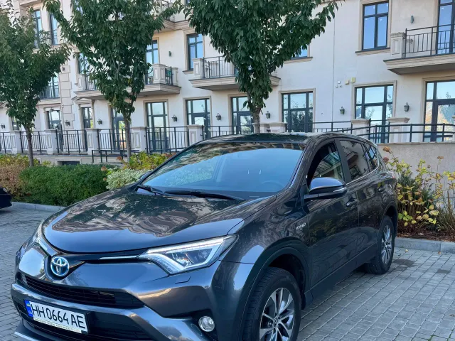 Toyota RAV4 - фото 5