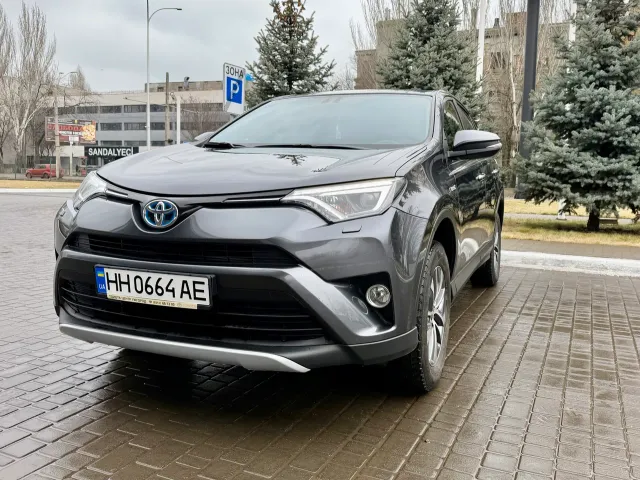 Toyota RAV4 - фото 3