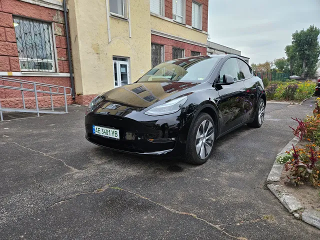 Tesla Model Y - фото 4