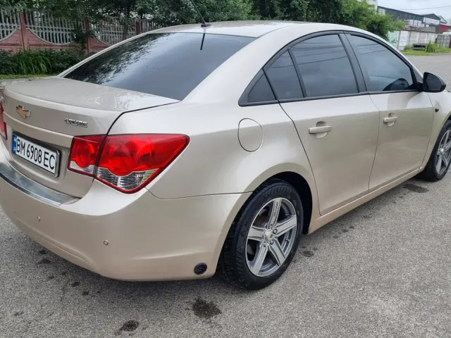 Chevrolet Cruze - фото 5