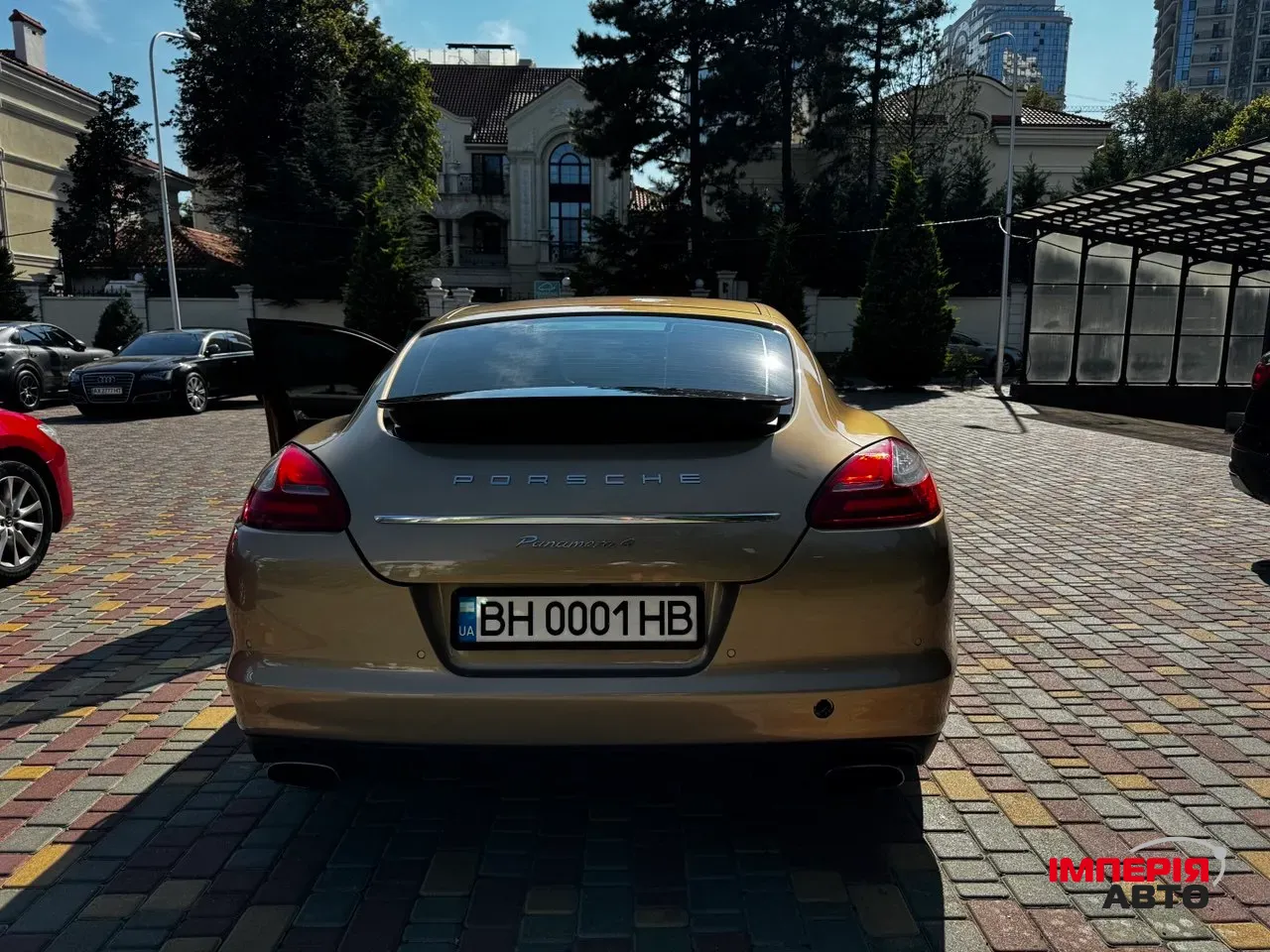 Porsche Panamera - фото 1