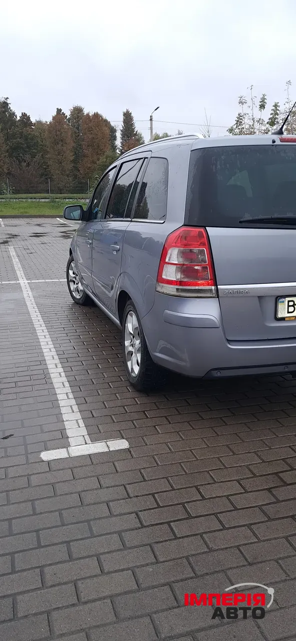 Opel Zafira - фото 9