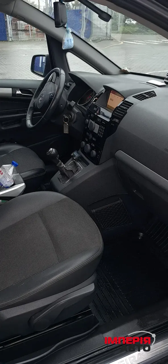 Opel Zafira - фото 8