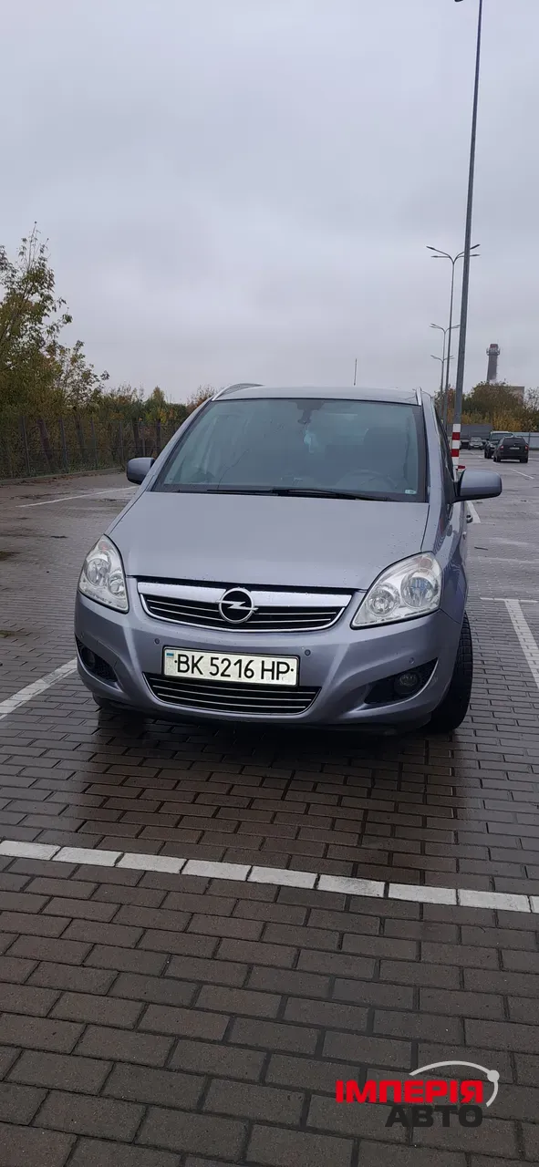 Opel Zafira - фото 2