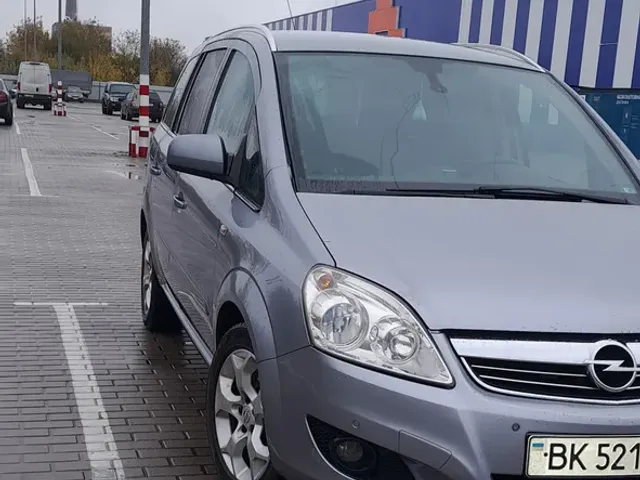 Opel Zafira - фото 3