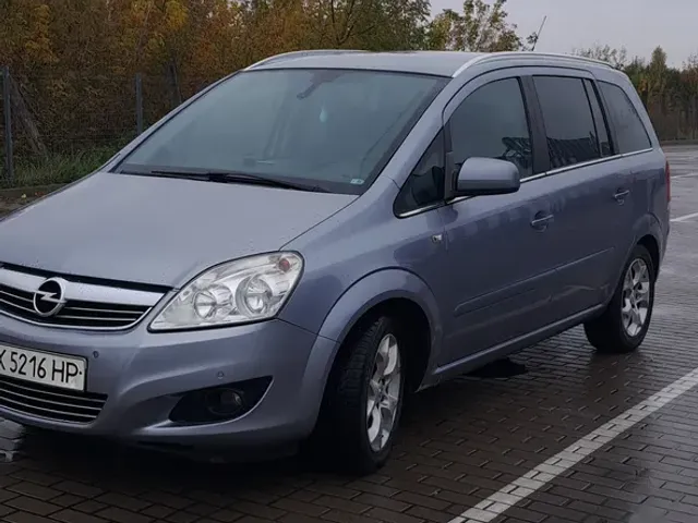 Opel Zafira - фото 1