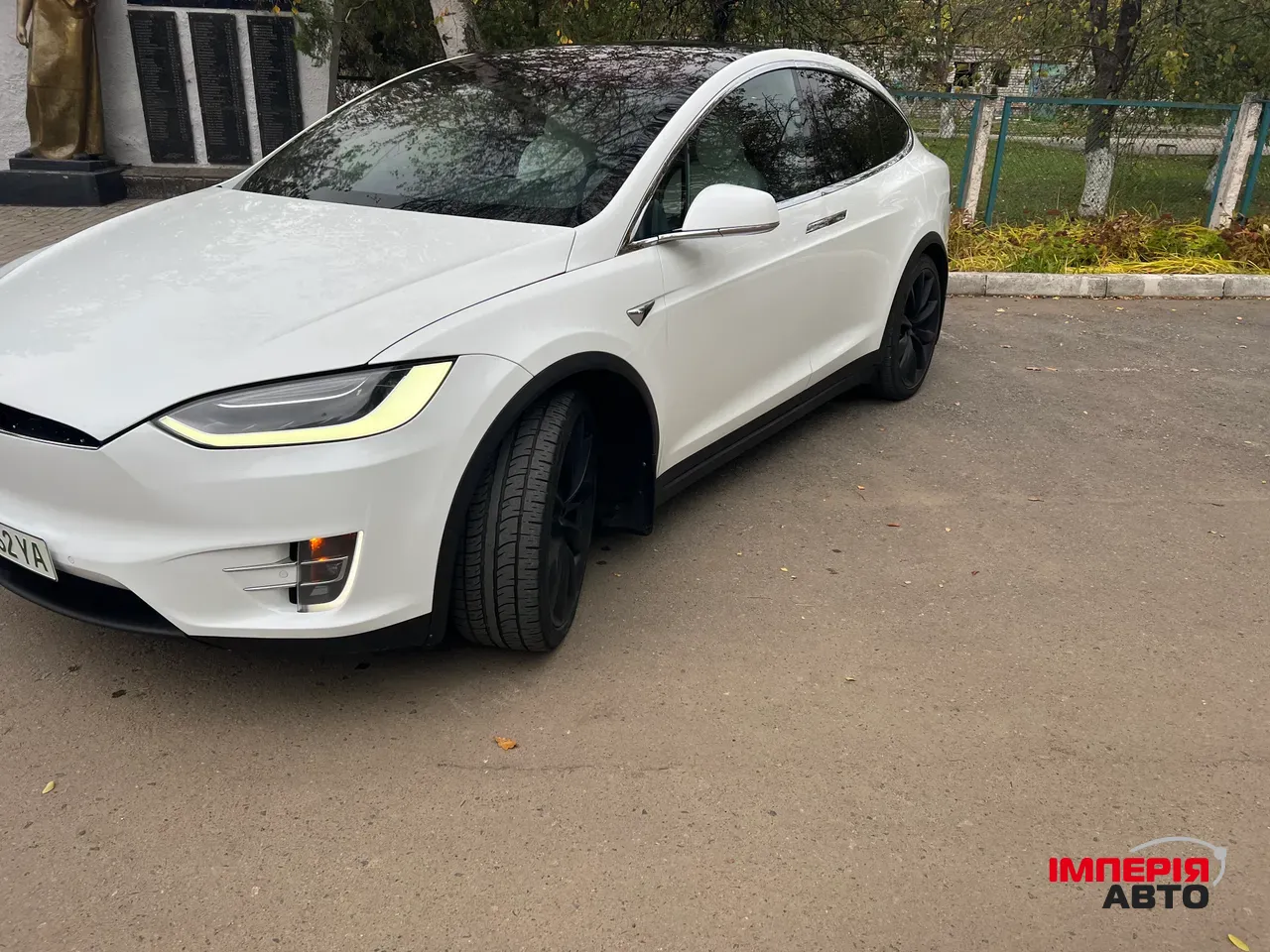 Tesla Model X - фото 10