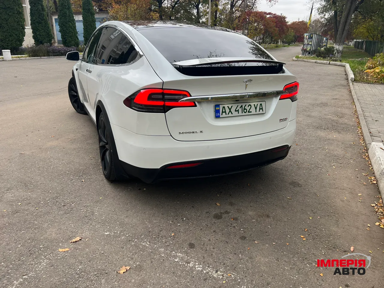 Tesla Model X - фото 7