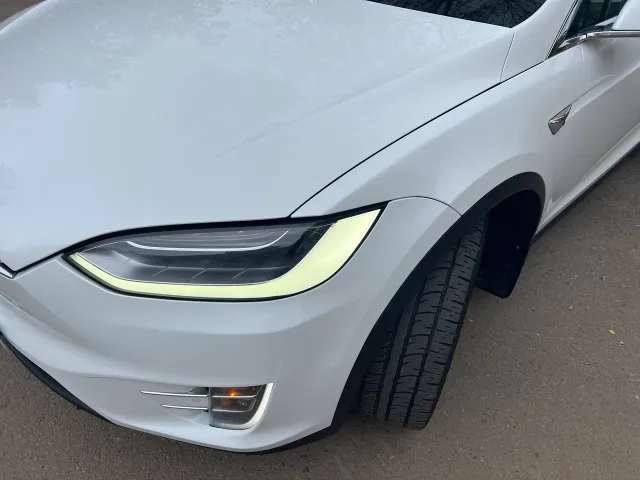 Tesla Model X - фото 4